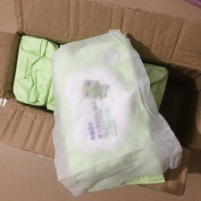 漫画様式の有機性敏感な皮の赤ん坊のぬれたワイプの習慣は100pcに1つを詰めた