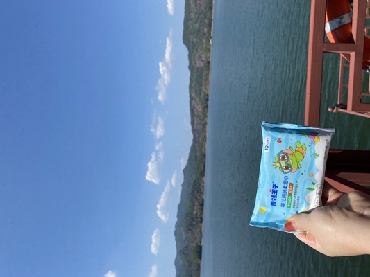 すべての年齢のための 100% 純水 Eco の友好的な生物分解性の有機性使い捨て可能なウェット ワイプ