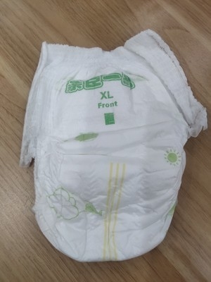 容易な摩耗の赤ん坊のおむつはズボンの使い捨て可能な赤ん坊のおむつを抜く