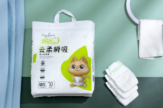 試供品のEcoの友好的な新生の使い捨て可能な100%タケ生物分解性のdaipersの赤ん坊のおむつ