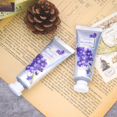 非油が多い方式は活性化するSkincareボディ ローションをすぐに吸収する